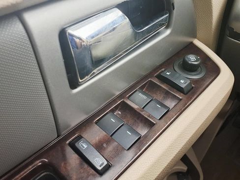 Used 2014 Ford Expedition EL XLT w/ Equipment Group 202A RWD image 20