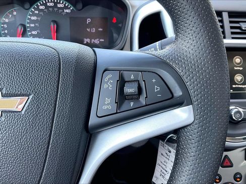 Used 2018 Chevrolet Sonic LT FWD image 11