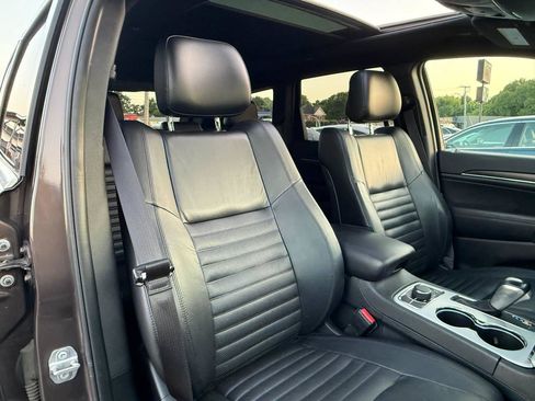 Used 2018 Jeep Grand Cherokee Limited AWD/4WD image 26