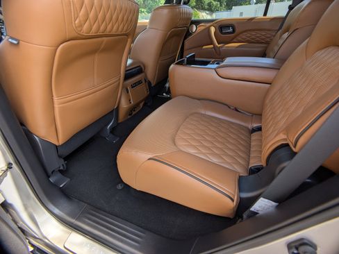 Used 2024 INFINITI QX80 Sensory w/ Cargo Package AWD/4WD image 15