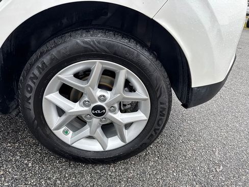 Certified 2023 Kia Soul LX w/ Option Group 015 image 19