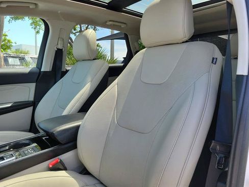 Used 2019 Ford Edge Titanium w/ Equipment Group 301A FWD image 33