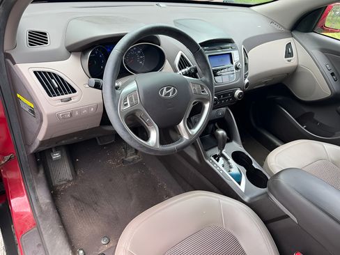 Used 2011 Hyundai Tucson GLS AWD/4WD image 16