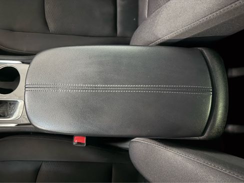Used 2020 Chevrolet Malibu LT FWD image 21