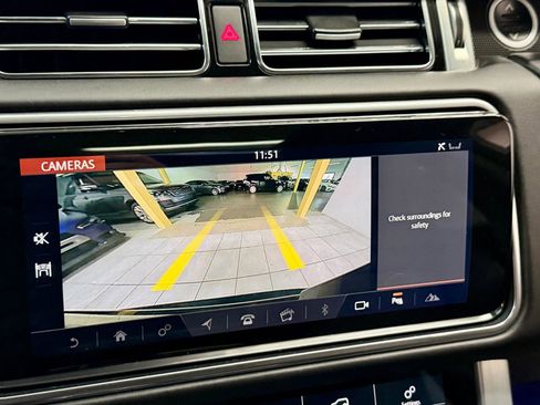Used 2020 Land Rover Range Rover HSE image 30