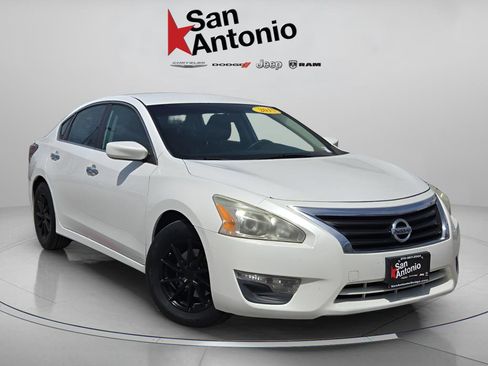 Used 2015 Nissan Altima 2.5 S w/ Power Driver Seat Package image 1