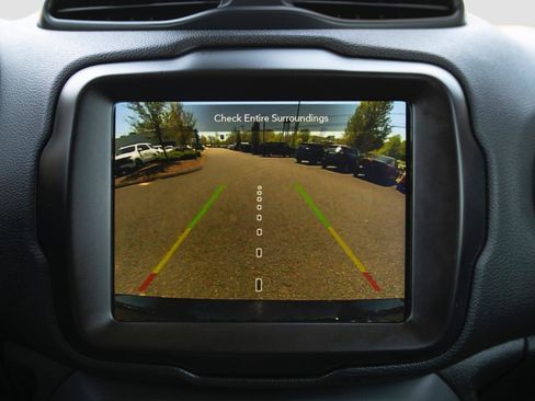 Used 2023 Jeep Renegade Latitude AWD/4WD image 13