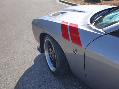 Used 2015 Dodge Challenger SRT Hellcat image 37