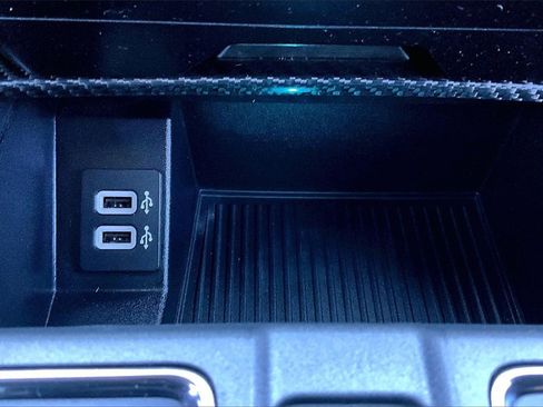 Certified 2019 Ford F150 Raptor w/ Equipment Group 802A Luxury image 33