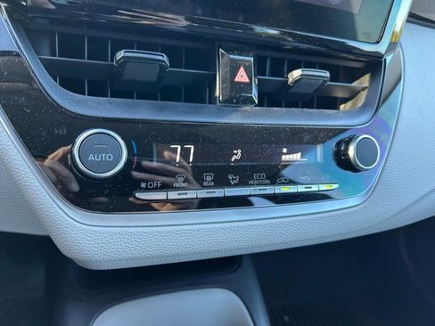 Certified 2025 Toyota Corolla LE image 25