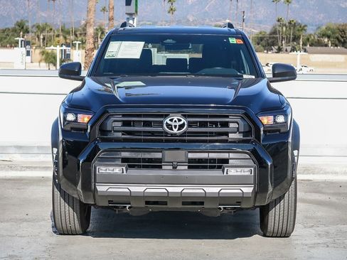 Used 2025 Toyota 4Runner SR5 image 3