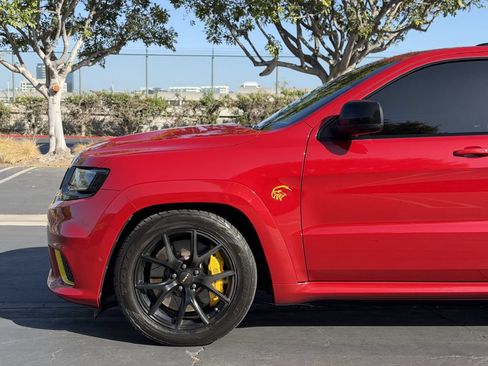 Used 2018 Jeep Grand Cherokee Trackhawk AWD/4WD image 8