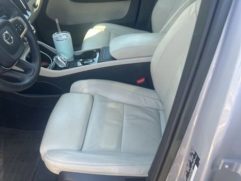 Used 2023 Volvo XC40 B5 Plus w/ Driver Assist Package image 4