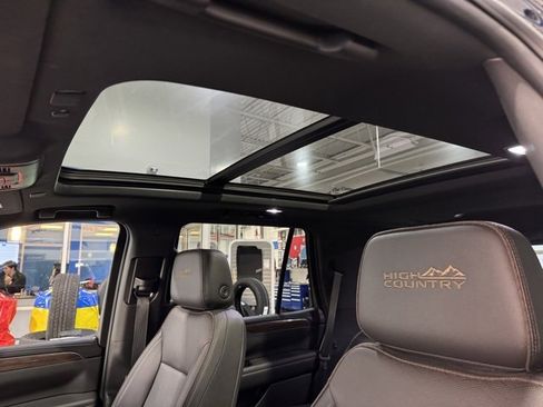 Used 2023 Chevrolet Tahoe High Country image 8