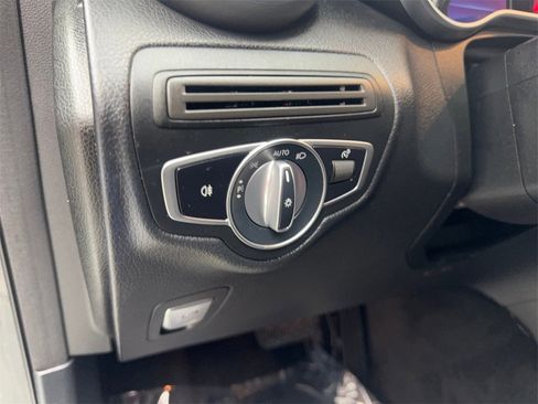 Used 2020 Mercedes-Benz GLC 300 image 50