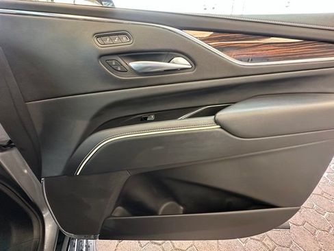 Used 2022 Cadillac Escalade ESV Premium Luxury AWD/4WD image 27