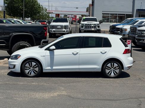 Used 2016 Volkswagen e-Golf SEL Premium w/ Driver Assistance Package FWD image 2
