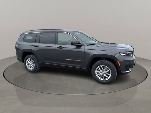 Used 2025 Jeep Grand Cherokee L Laredo w/ Luxury Tech Group I AWD/4WD image 2