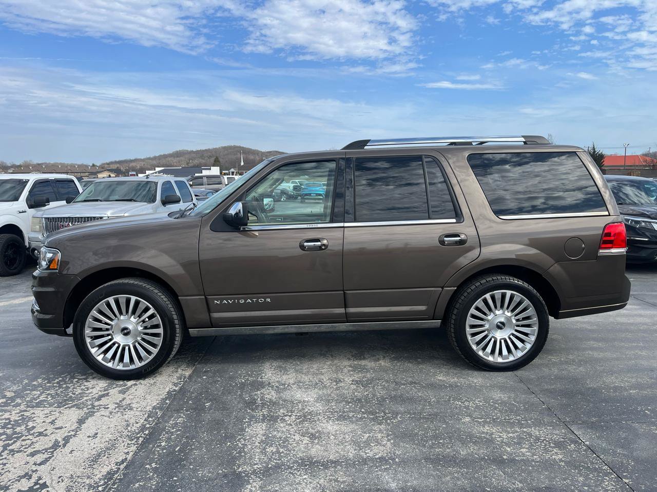 Used 2015 Lincoln Navigator 4WD w/ Equipment Group 101A Reserve image 6