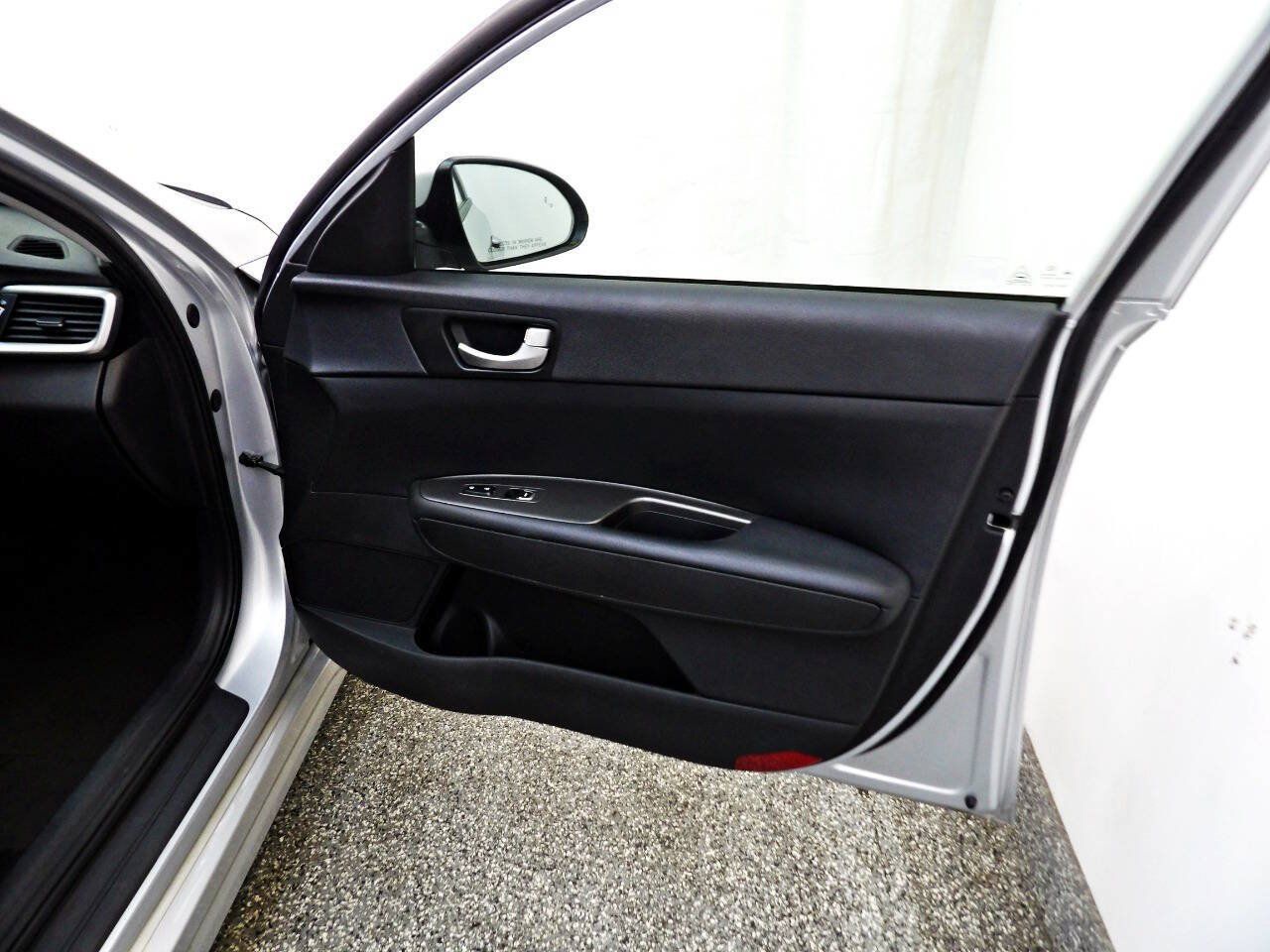 Used 2019 Kia Optima LX FWD image 13