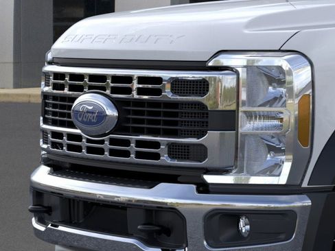 New 2025 Ford F450 XL w/ XL Chrome Package image 17