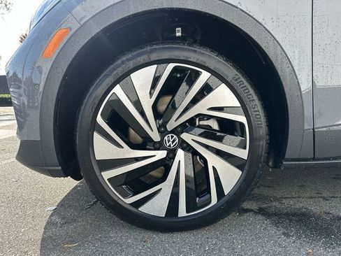 New 2025 Volkswagen ID.4 Pro S Plus image 11