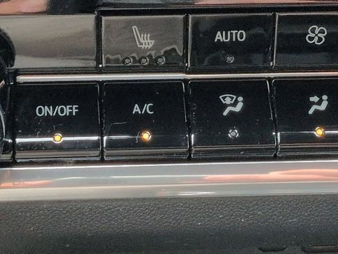 Used 2026 Chevrolet Equinox LT w/ Convenience Package II image 23