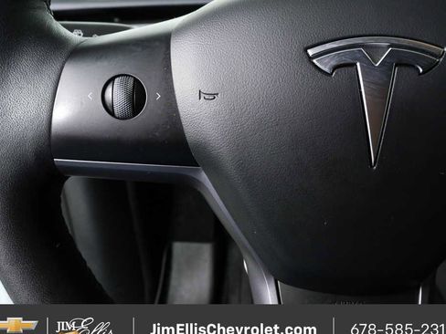 Used 2022 Tesla Model Y Performance image 9