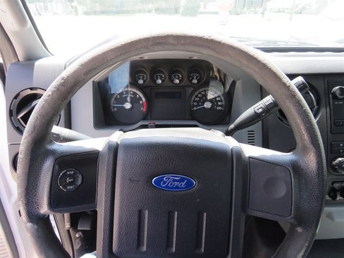 Used 2015 Ford F250 XL RWD image 5