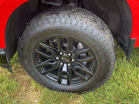 Used 2019 Chevrolet Silverado 1500 LT Trail Boss image 32