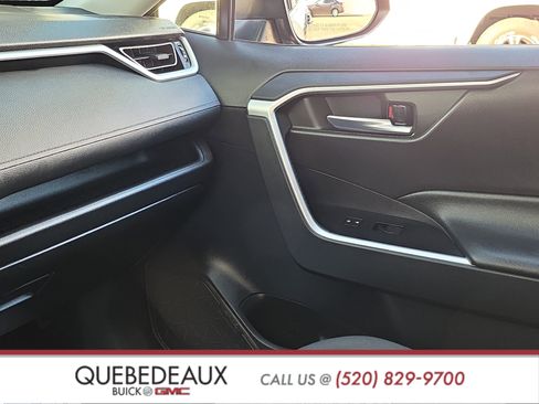 Used 2021 Toyota RAV4 XLE FWD image 23
