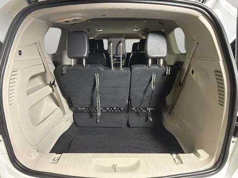 Used 2022 Chrysler Pacifica Touring-L FWD image 29