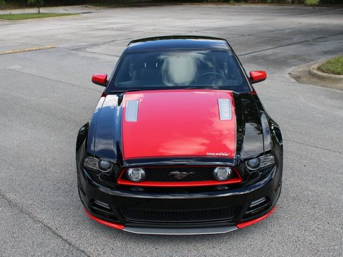 Used 2013 Ford Mustang GT Premium w/ Brembo Brake Pkg RWD image 7