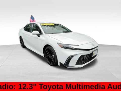 Used 2026 Toyota Camry SE FWD image 10