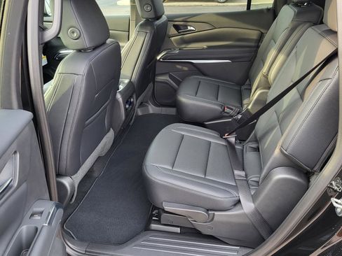 New 2026 Chevrolet Traverse LT image 13