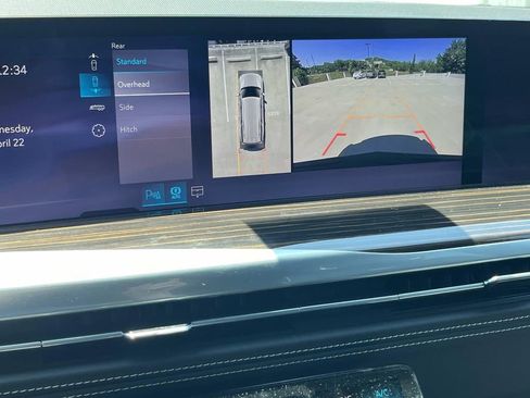New 2026 Cadillac Escalade ESV Luxury AWD/4WD image 30