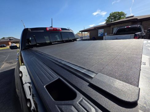 Used 2024 GMC Canyon Denali AWD/4WD image 11