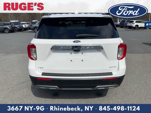 Used 2022 Ford Explorer XLT w/ Equipment Group 202A image 4