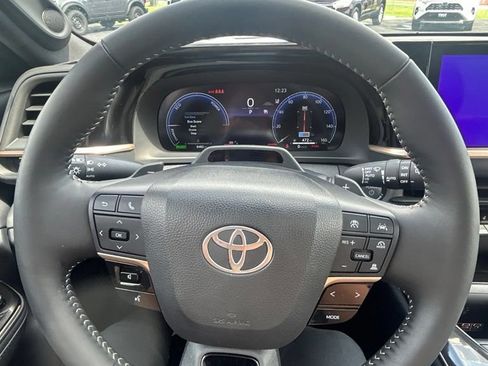 Used 2025 Toyota Crown Signia w/ Advanced Technology Package AWD/4WD image 10