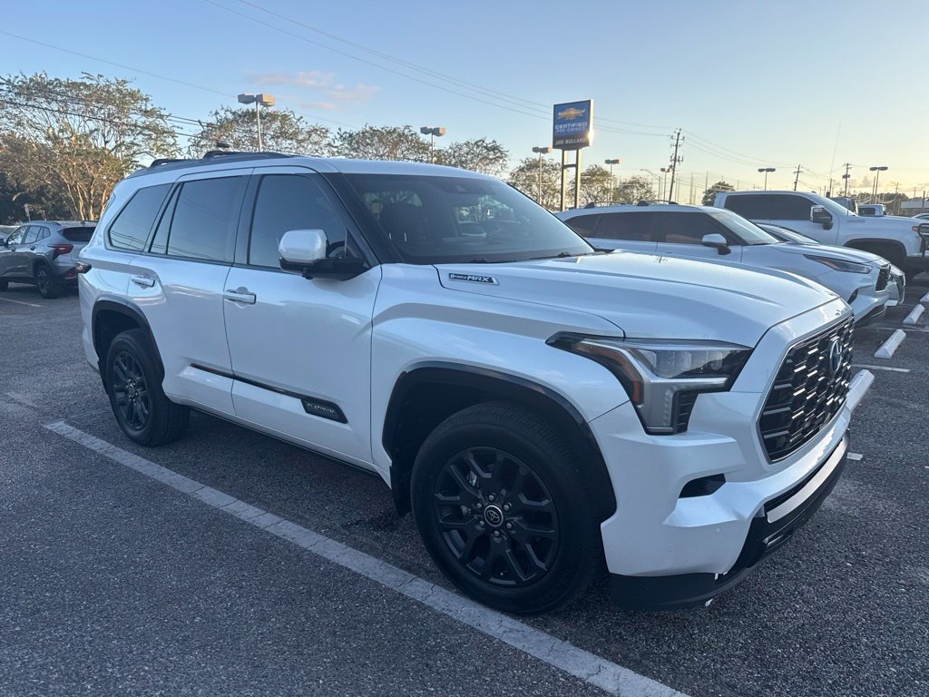 Used 2023 Toyota Sequoia Platinum AWD/4WD image 6