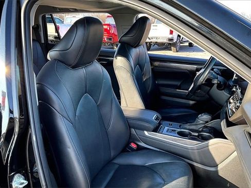 Used 2021 Toyota Highlander Limited image 30