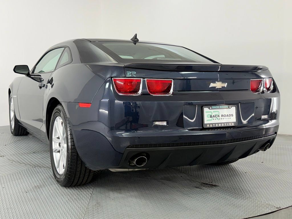 Used 2013 Chevrolet Camaro LT RWD image 7