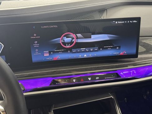 Used 2025 BMW 740i xDrive image 26