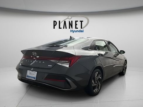 Certified 2024 Hyundai Elantra Limited image 7
