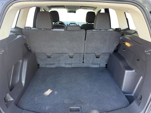 Used 2019 Ford Escape SE image 11