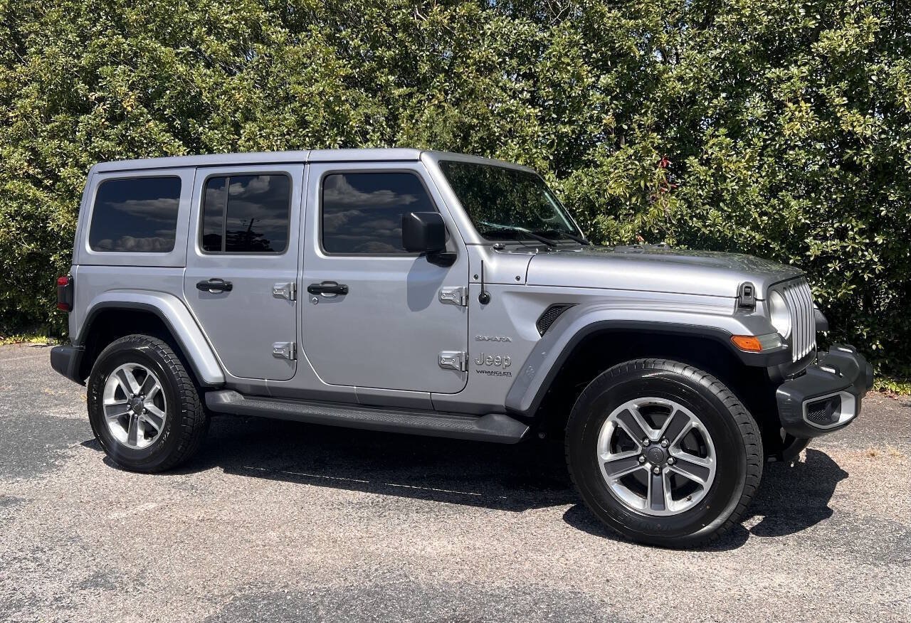Used 2018 Jeep Wrangler Unlimited Sahara AWD/4WD image 10