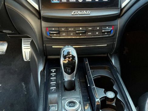Used 2017 Maserati Ghibli S image 25