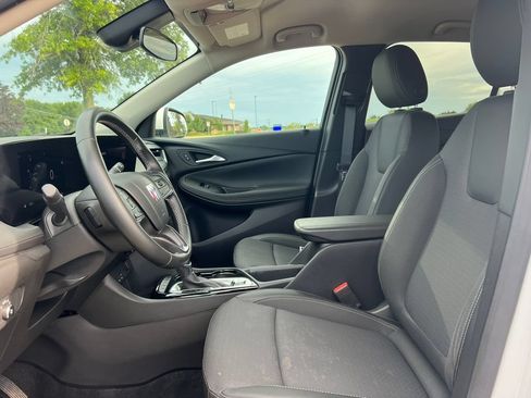 Used 2024 Buick Encore GX Preferred AWD/4WD image 4
