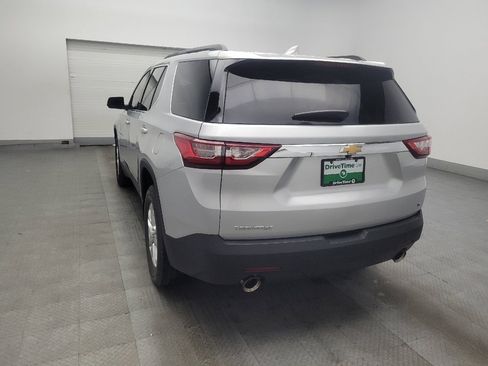 Used 2021 Chevrolet Traverse LT FWD image 5