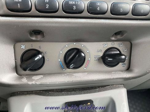 Used 2003 Ford Explorer Sport Trac XLS RWD image 25